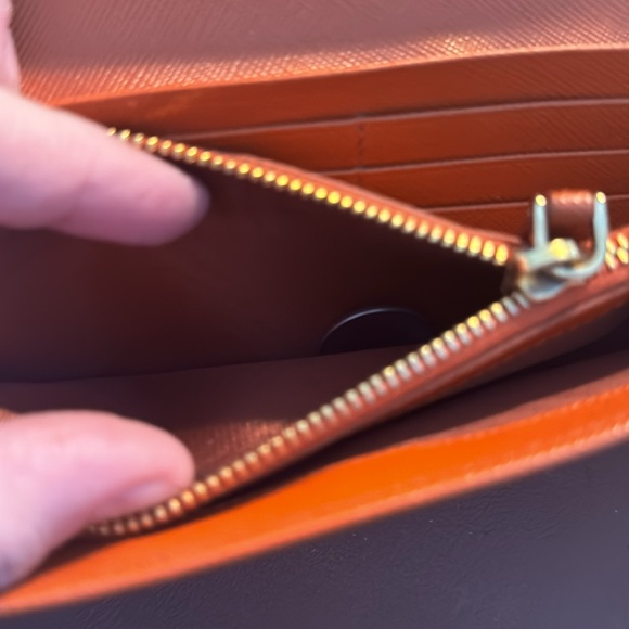 Authentic Prada wallet. Orange. - Picture 6 of 8